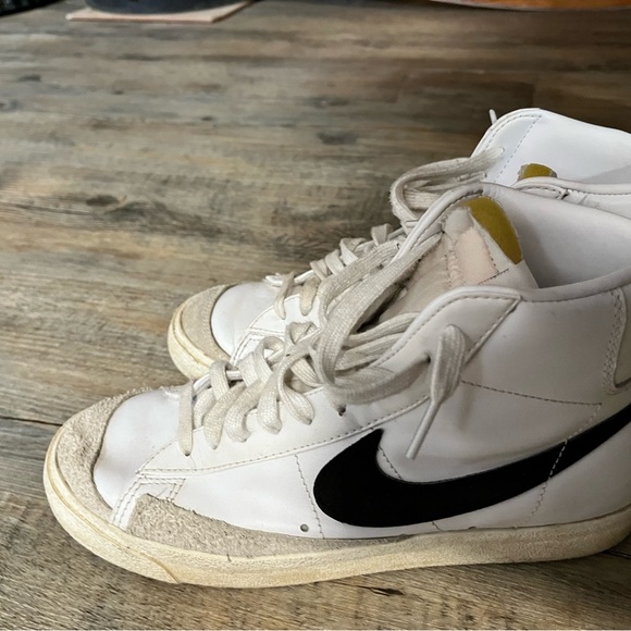 Iconic White High-Top Nike Blazers - Picture 2 of 7
